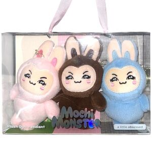 MOCHI 3pc Set Furry MONSTER ‘bubus - NWT
Collectibles